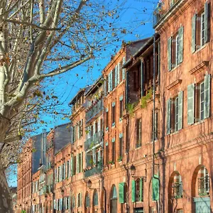 Appartement Place De La Daurade Capitole Esquirole-wifi-calme, Toulouse